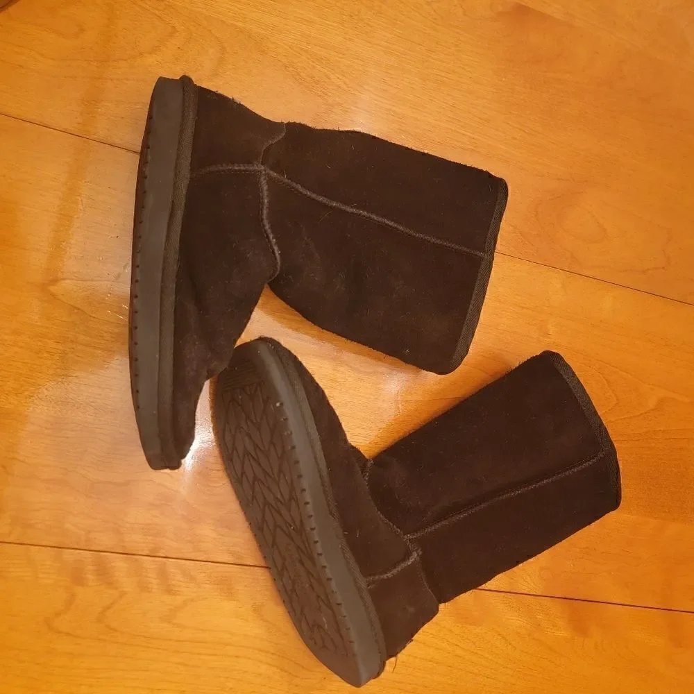 Koolaburra by Ugg Victoria Tall Boot • Black • Size 4